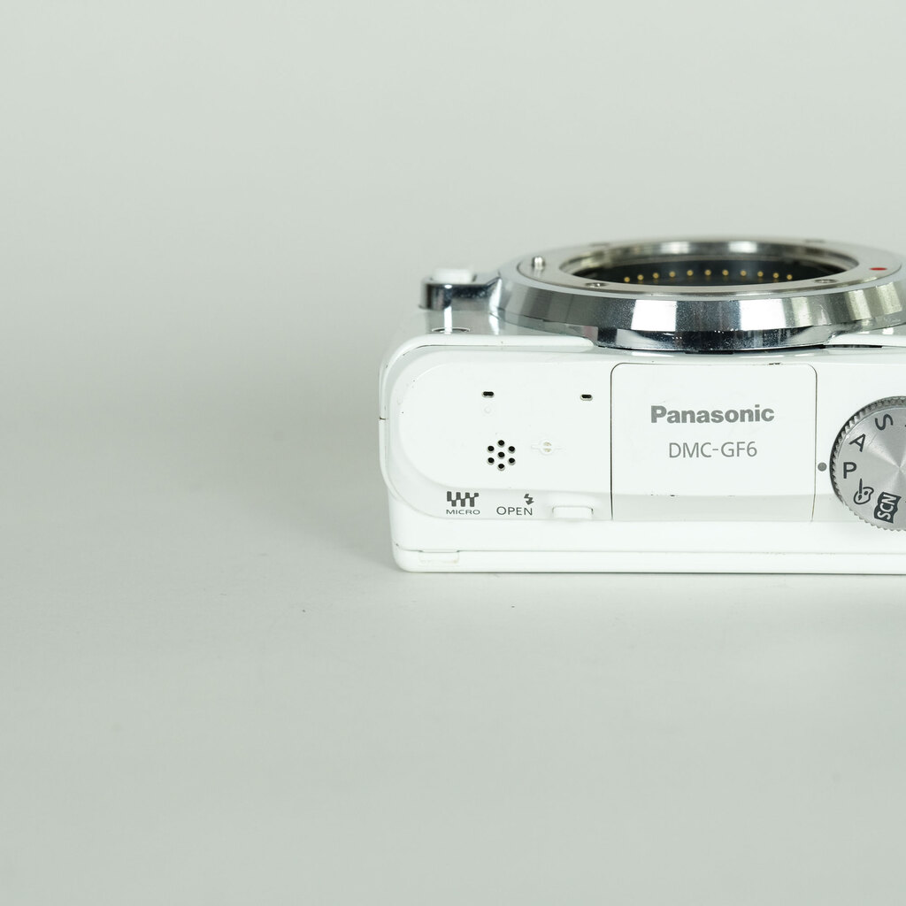 Panasonic LUMIX DMC-GF6-W ボディ ホワイト