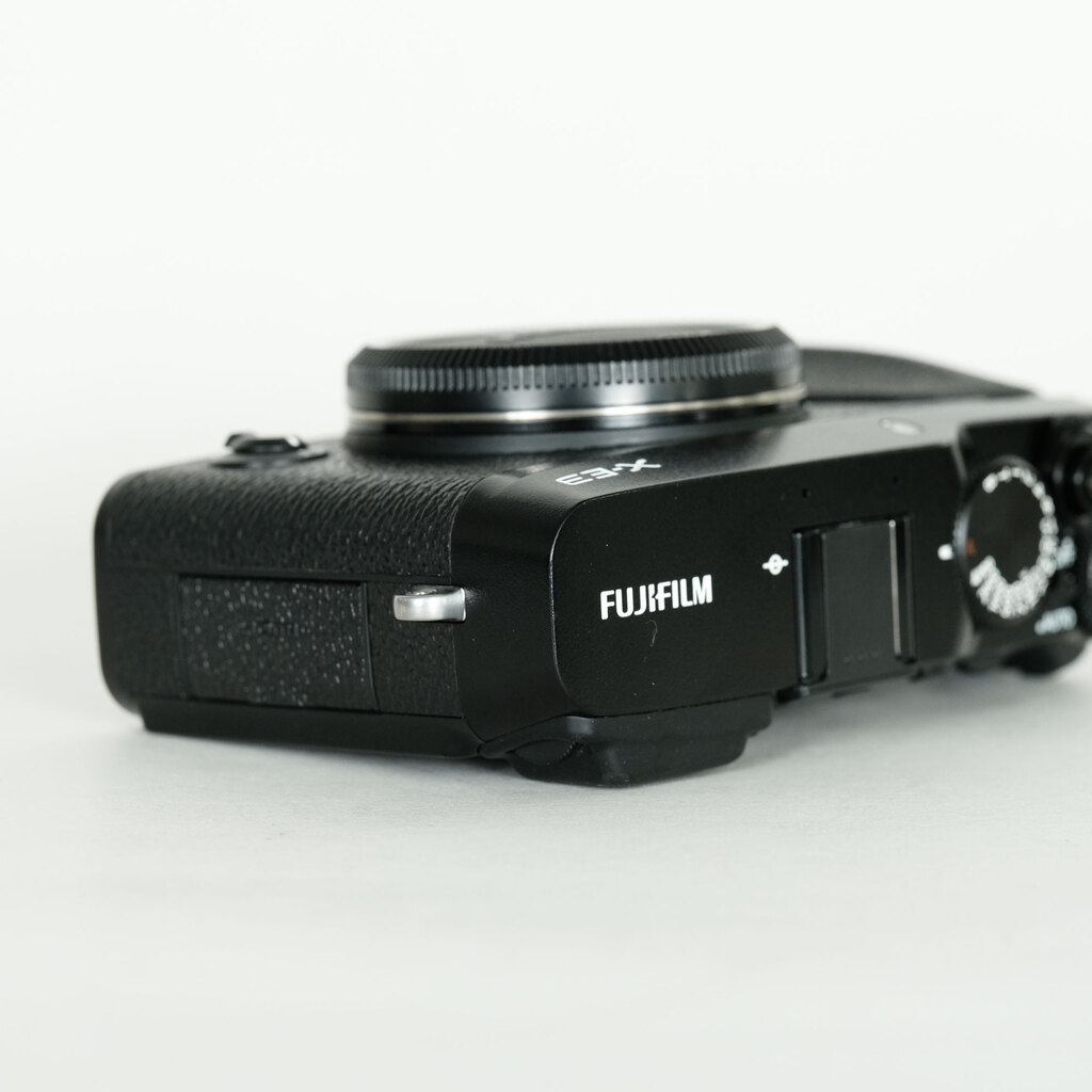 FUJIFILM X-E3