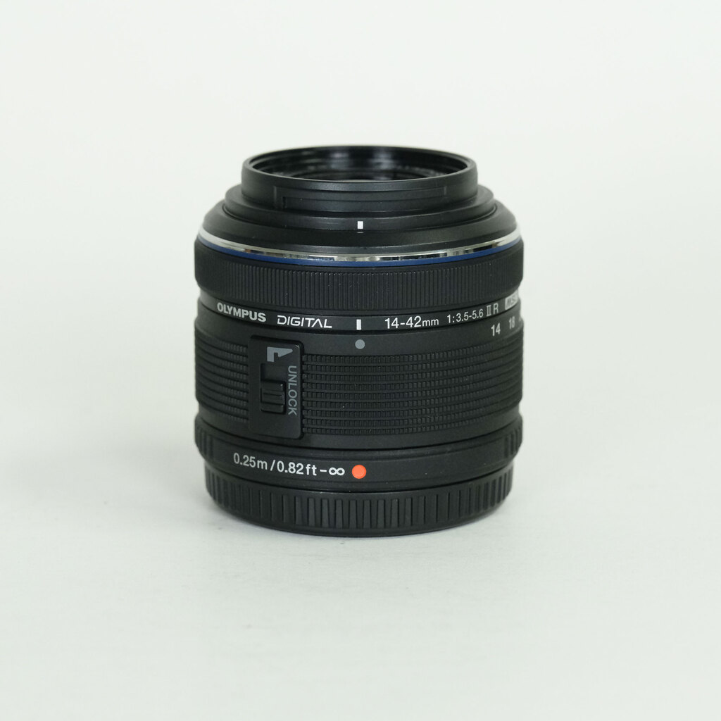 OLYMPUS M.ZUIKO DIGITAL 14-42mm F3.5-5.6IIR ブラック