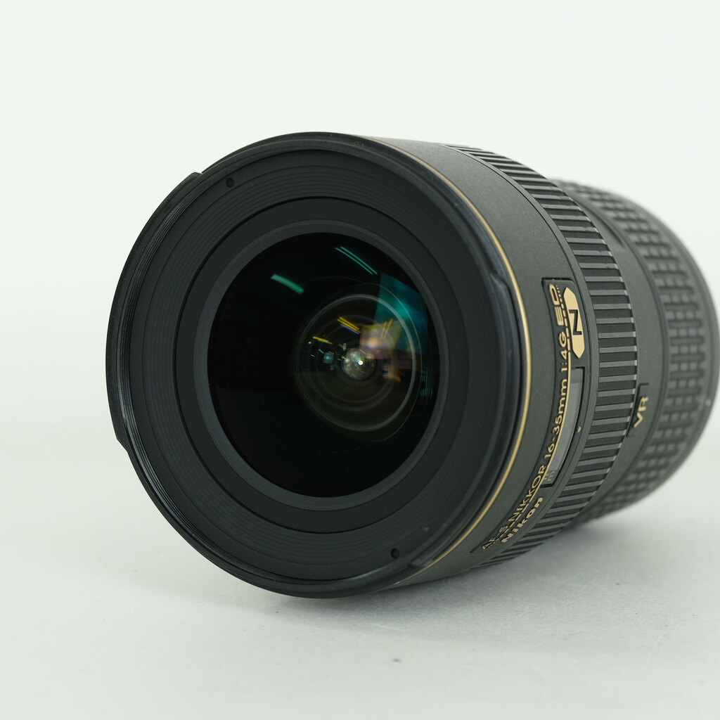 Nikon AF-S NIKKOR 16-35mm F4 G ED VR