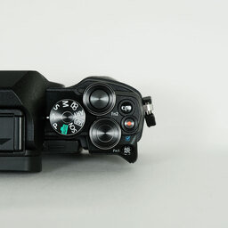 OLYMPUS OM-D E-M10 Mark III