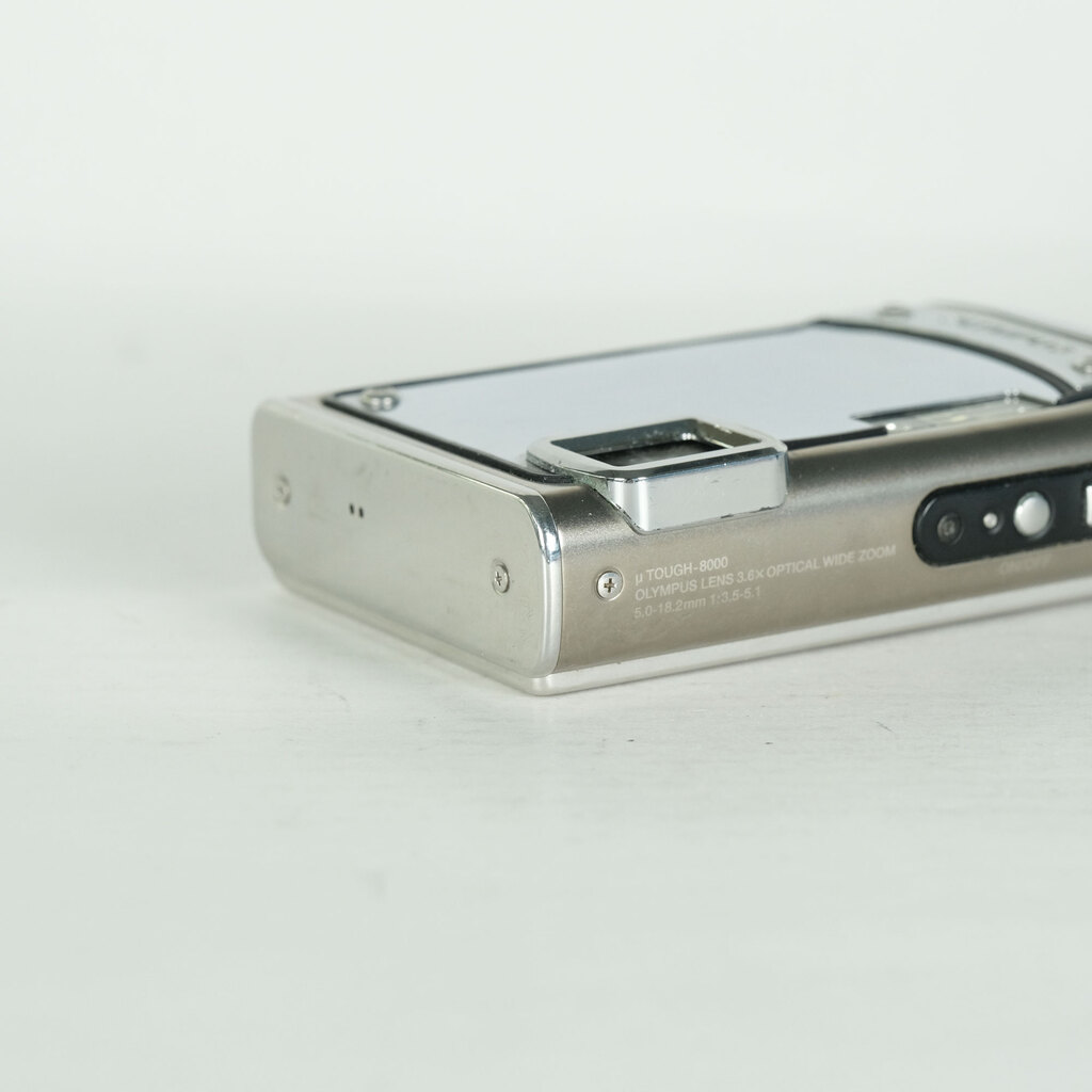 OLYMPUS μTOUGH 8000 シルバーの出品 | ONE SCENE（ワンシーン）