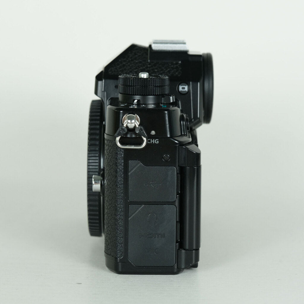 Nikon Z f [�{�f�B]