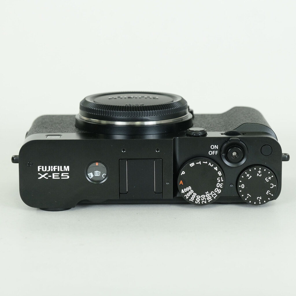 FUJIFILM X-E5