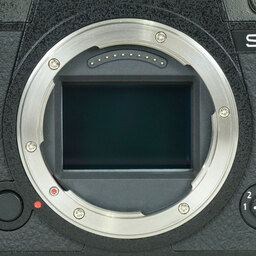 Panasonic LUMIX DC-S1