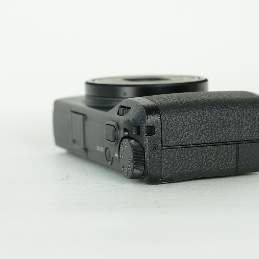 RICOH GR IIIxの出品 | ONE SCENE（ワンシーン）