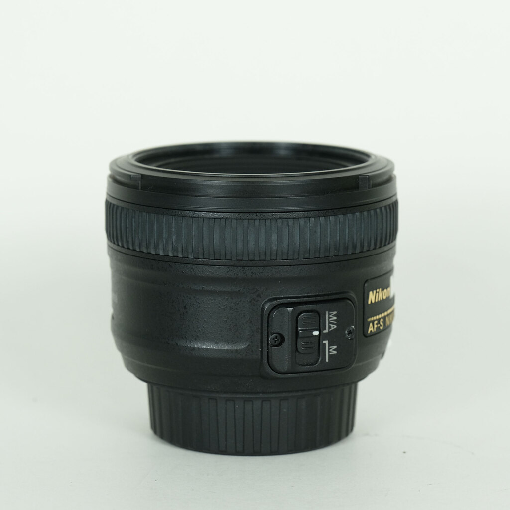 Nikon AF-S NIKKOR 50mm f/1.8G Nikon AF-S NIKKOR 50mm f/1.8G