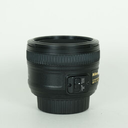 Nikon AF-S NIKKOR 50mm f/1.8G Nikon AF-S NIKKOR 50mm f/1.8G