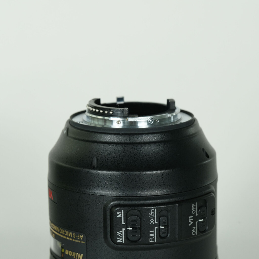 Nikon AF-S VR Micro-Nikkor 105mm f/2.8G IF-EDの出品 | ONE SCENE