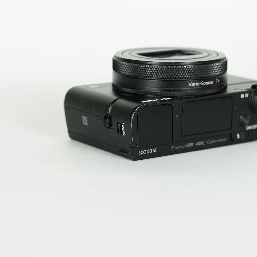 SONY Cyber-shot DSC-RX100M6