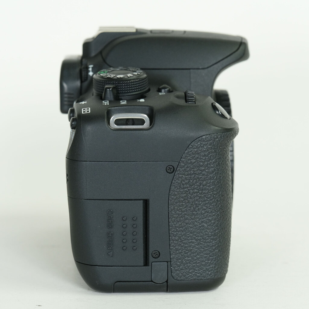 Canon EOS Kiss X7i