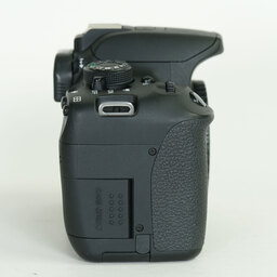 Canon EOS Kiss X7i