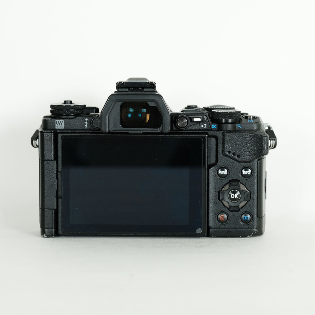 OLYMPUS OM-D E-M5 Mark II