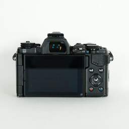 OLYMPUS OM-D E-M5 Mark II