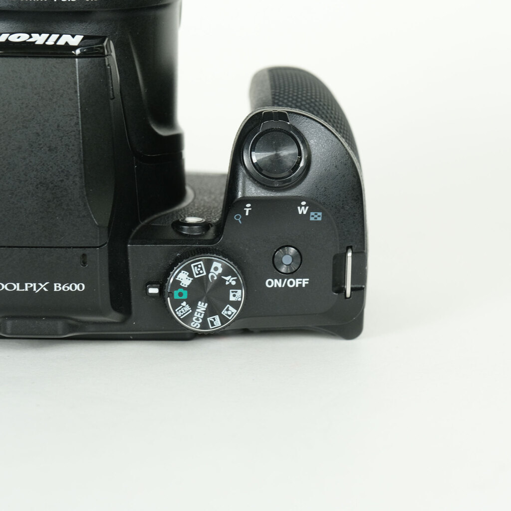 Nikon COOLPIX B600 ブラック Nikon COOLPIX B600 ブラック