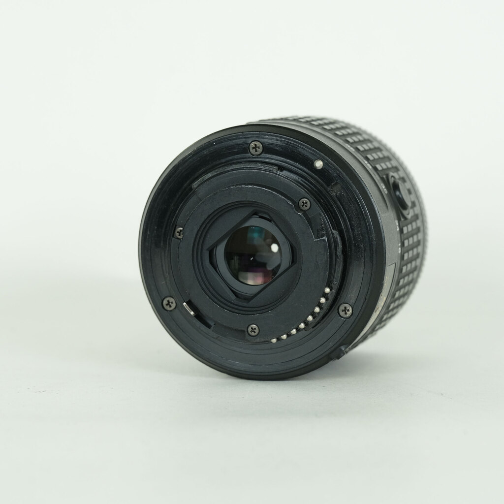 Nikon AF-S DX NIKKOR 18-55mm F3.5-5.6 G VR