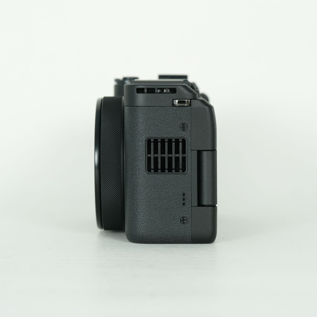 Canon PowerShot V1の出品 | ONE SCENE（ワンシーン）