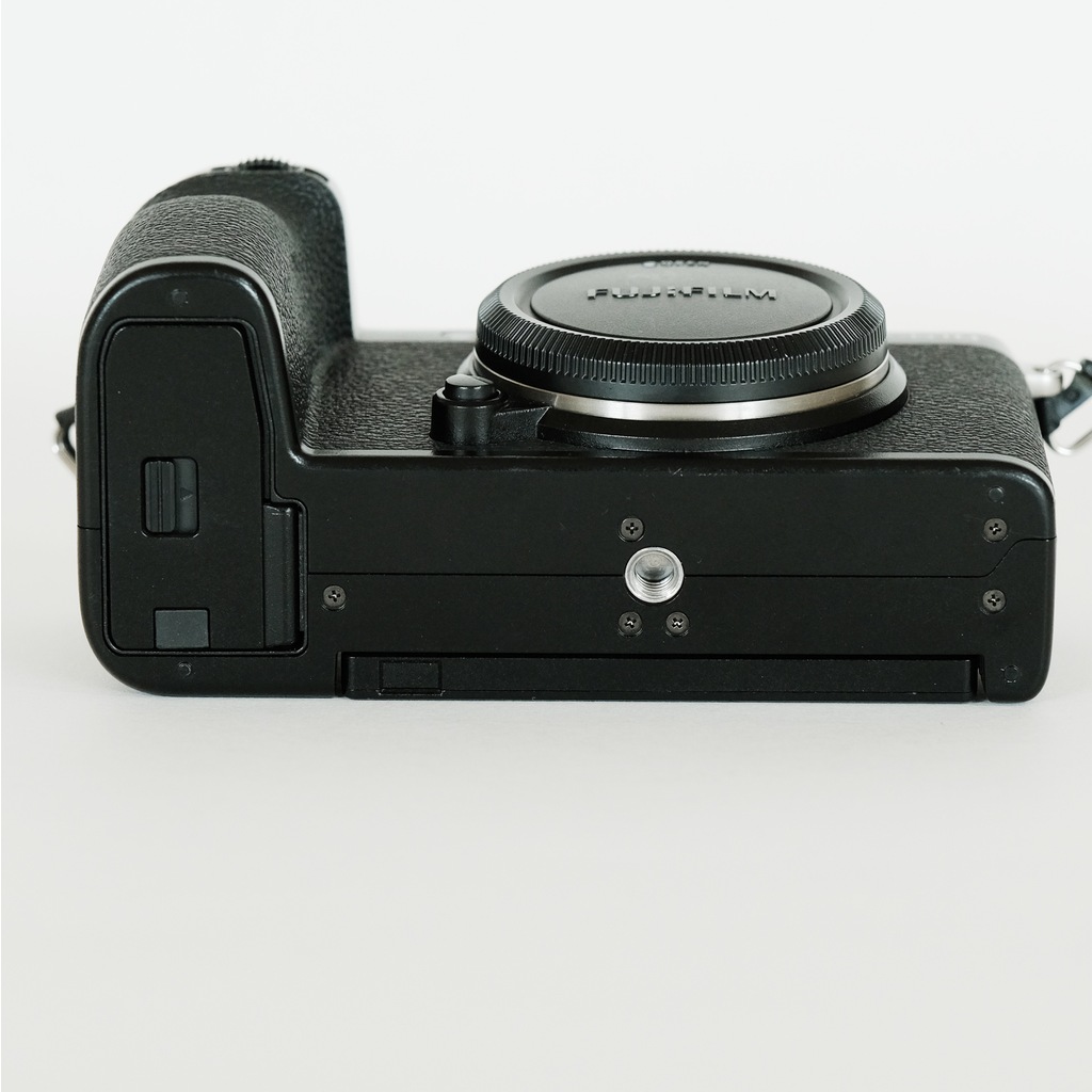 FUJIFILM X-S10