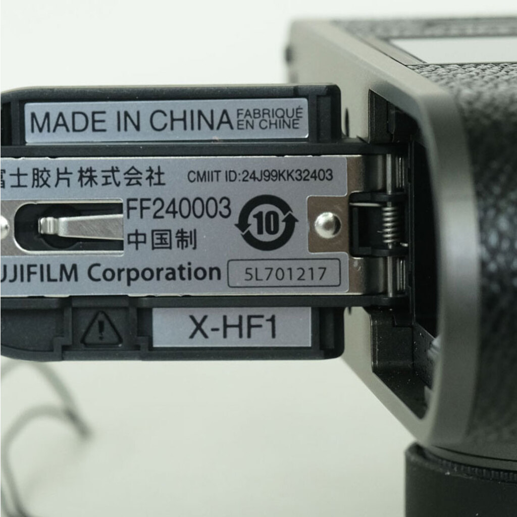 FUJIFILM X half X-HF1