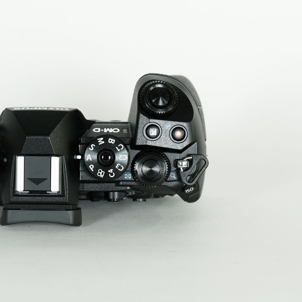 OLYMPUS OM-D E-M1 Mark III