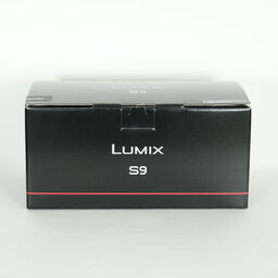 Panasonic LUMIX DC-S9