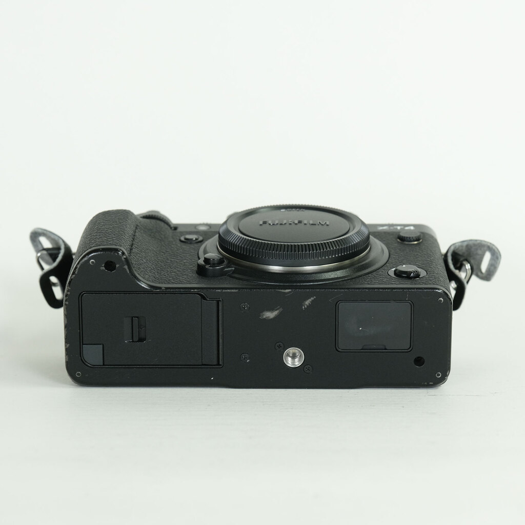 FUJIFILM X-T4