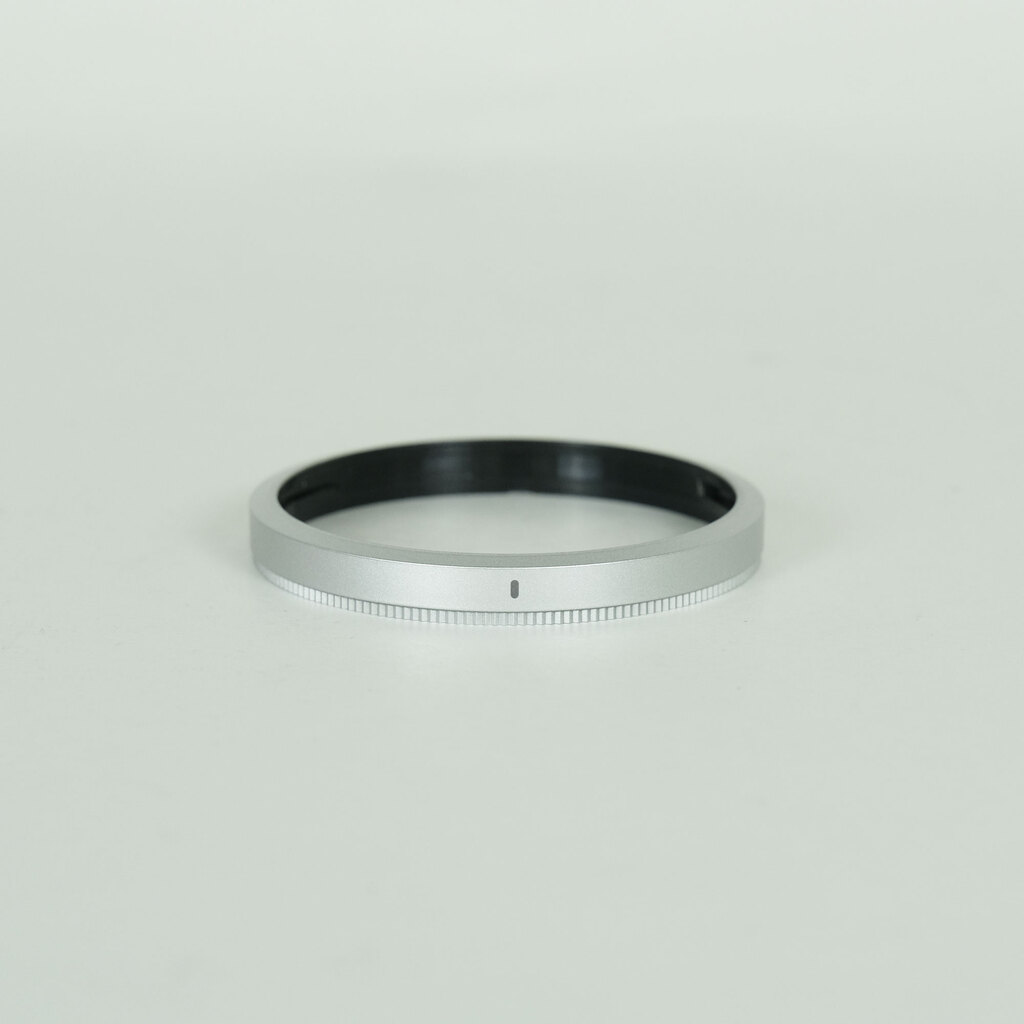 Panasonic LUMIX G VARIO 45-150mm / F4.0-5.6 ASPH. / MEGA O.I.S. Panasonic LUMIX G VARIO 45-150mm / F4.0-5.6 ASPH. / MEGA O.I.S.