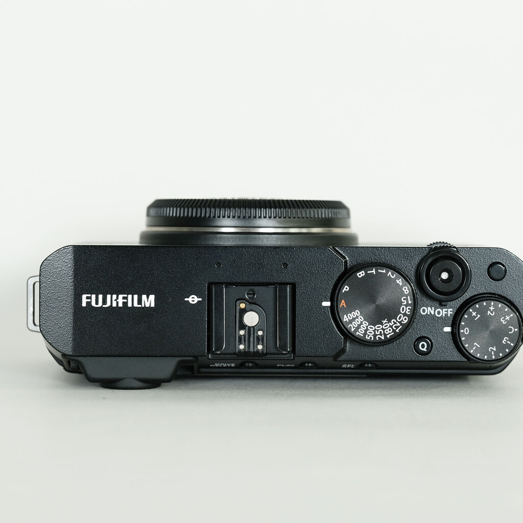 FUJIFILM X-E4