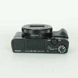 SONY Cyber-shot DSC-RX100M7