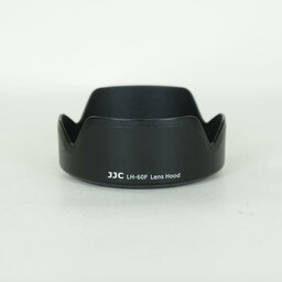 Canon EF-M18-150mm F3.5-6.3 IS STM Canon EF-M18-150mm F3.5-6.3 IS STM
