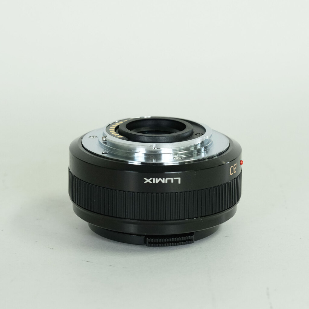 Panasonic LUMIX G 20mm F1.7 II ASPH. Panasonic LUMIX G 20mm F1.7 II ASPH.
