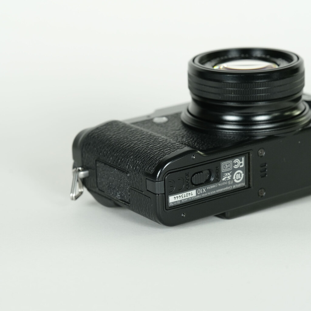 FUJIFILM X10 ブラック