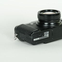 FUJIFILM X10 ブラック