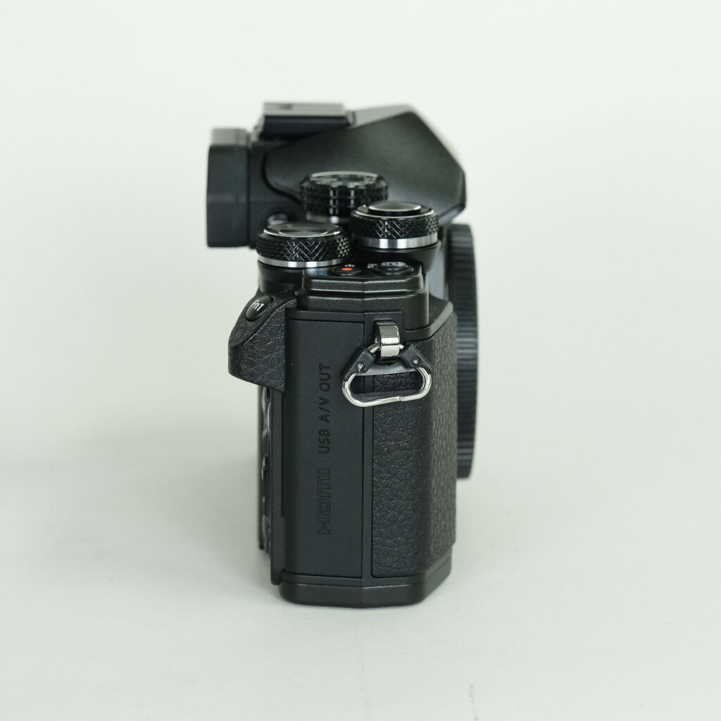 OLYMPUS OM-D E-M10 Mark II