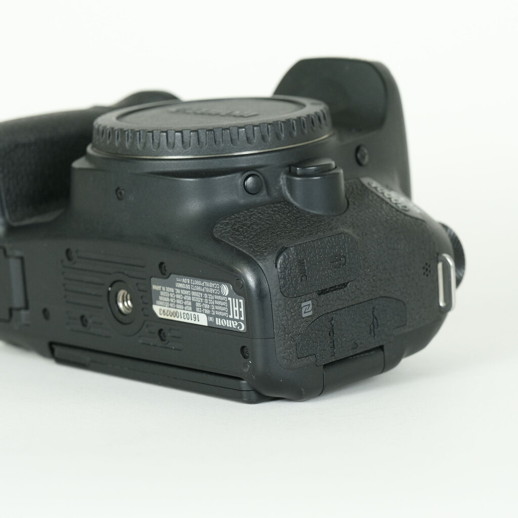 Canon EOS 9000D ボディのみ Canon】キヤノン『EOS 9000D ボディ』EOS9000D 2420万画素 APS-C 45測