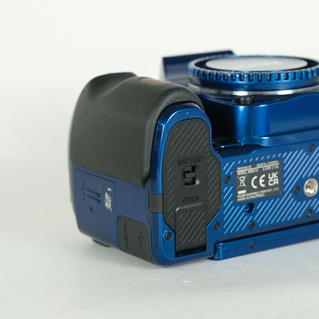 PENTAX KF ボディ クリスタルブルーの出品 | ONE SCENE（ワンシーン）