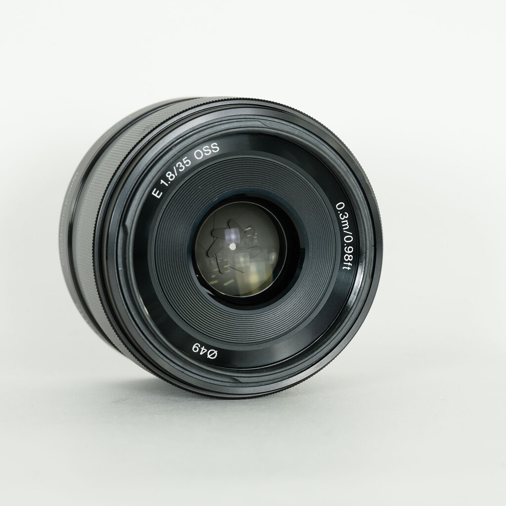 SONY E 35mm F1.8 OSS SEL35F18