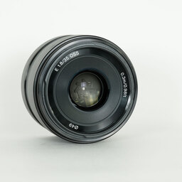 SONY E 35mm F1.8 OSS SEL35F18