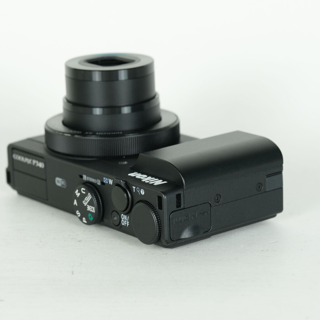 【ジャンク品】Nikon COOLPIX P340 ブラック　匿名配送 Nikon COOLPIX P340 BK ブラックの出品 | ONE SCENE（ワンシーン）