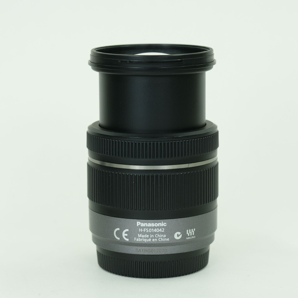 Panasonic LUMIX G VARIO 14-42mm F3.5-5.6 ASPH./MEGA O.I.S. Panasonic LUMIX G VARIO 14-42mm F3.5-5.6 ASPH./MEGA O.I.S.