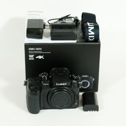 Panasonic LUMIX DMC-GH4