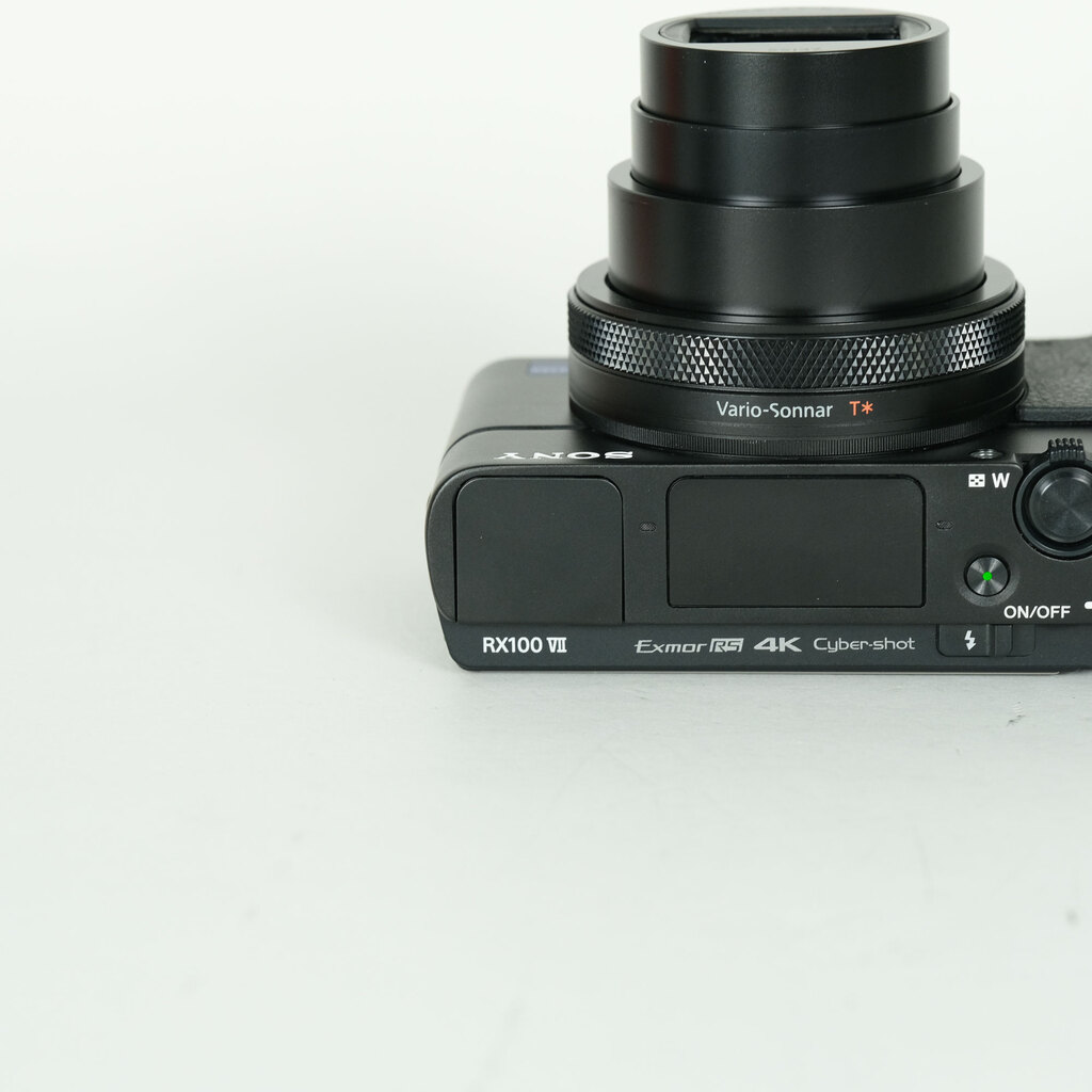 SONY Cyber-shot DSC-RX100M7