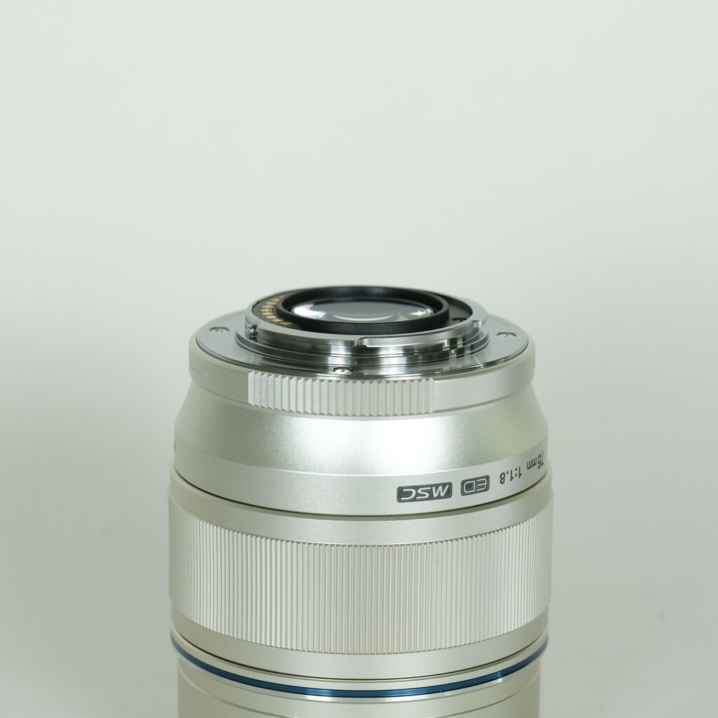 OLYMPUS M.ZUIKO DIGITAL ED 75mm F1.8