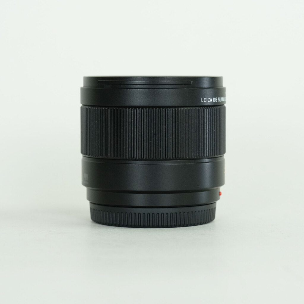 Panasonic LEICA DG SUMMILUX 9mm / F1.7 ASPH. Panasonic LEICA DG SUMMILUX 9mm / F1.7 ASPH.