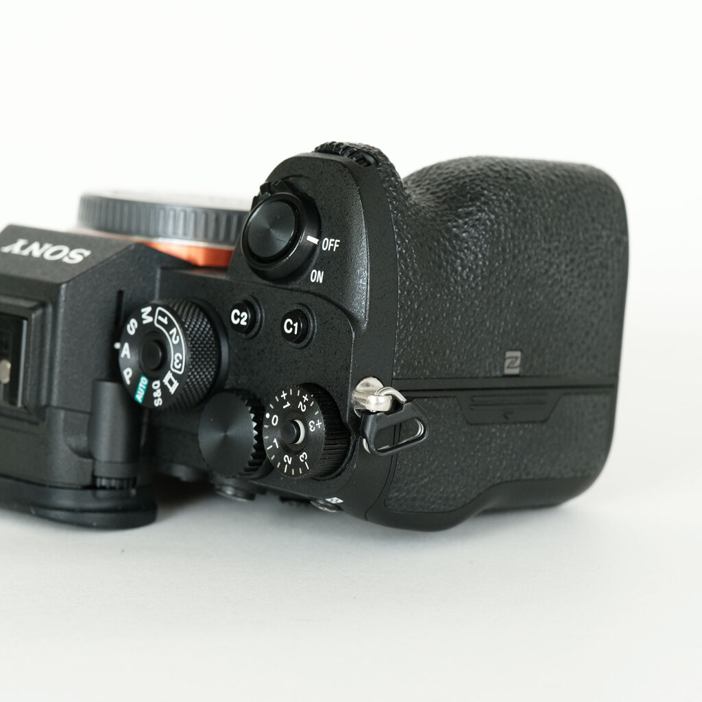 SONY α7RIV ボディ ILCE-7RM4A   【後期モデル 液晶下部にSONYロゴなし】