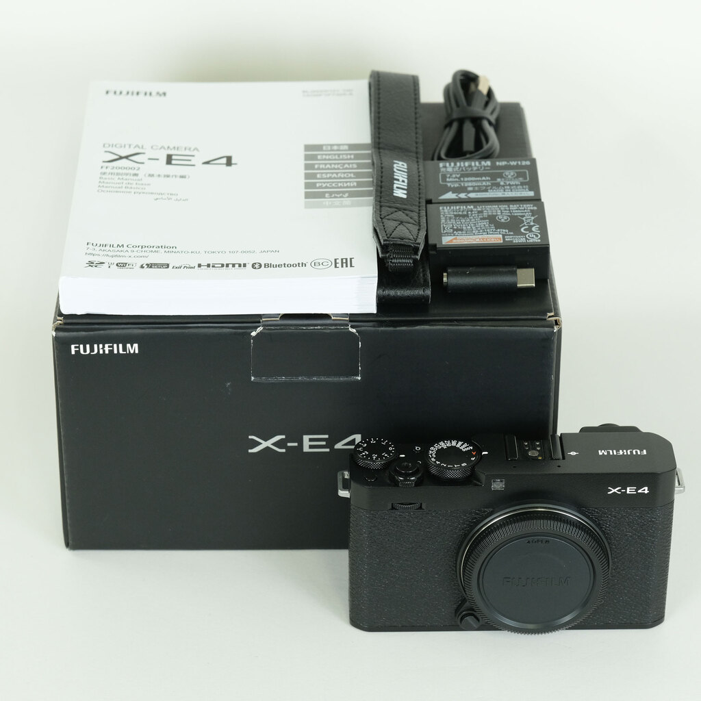 FUJIFILM X-E4