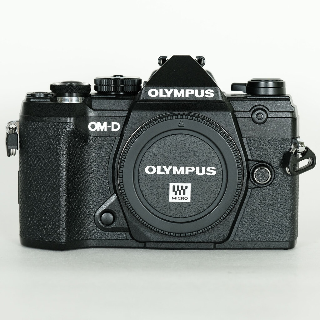 OLYMPUS OM-D E-M5 Mark III