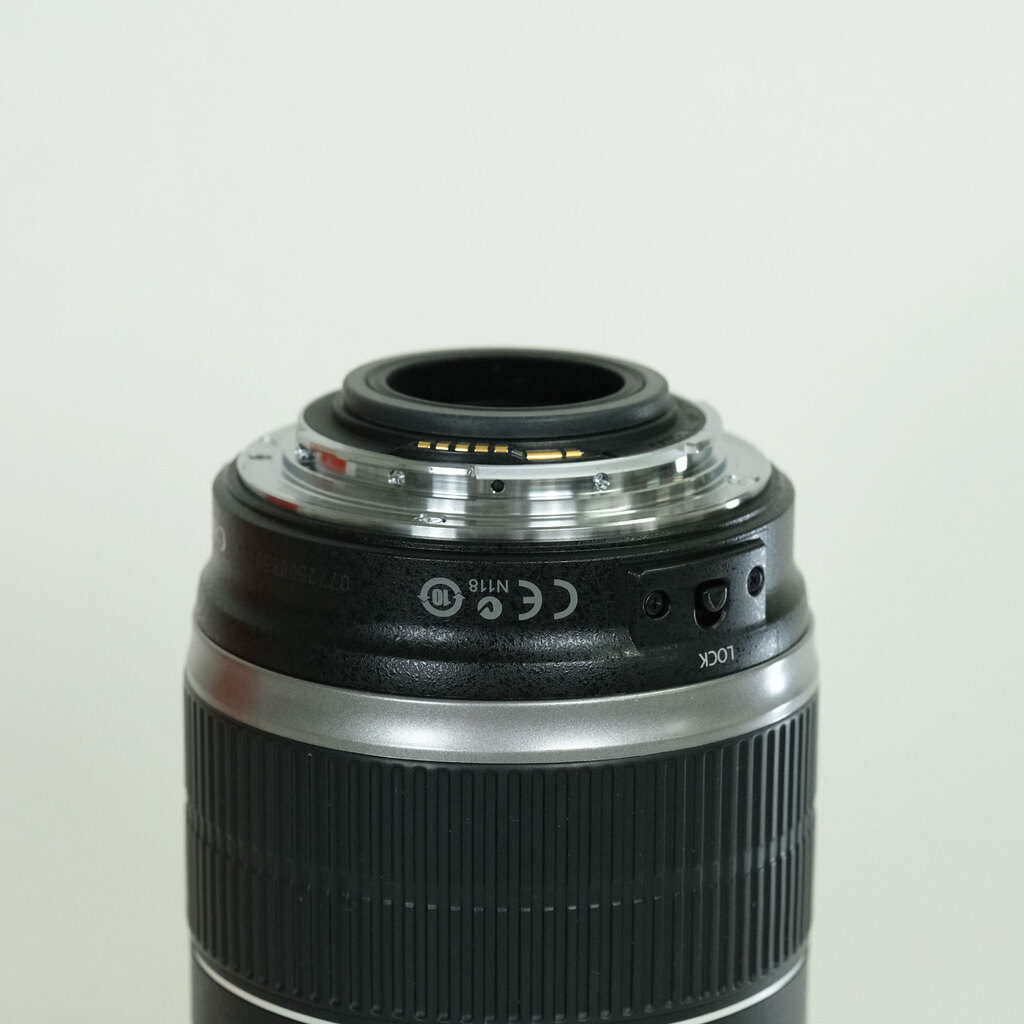 Canon EF-S18-200mm F3.5-5.6 IS