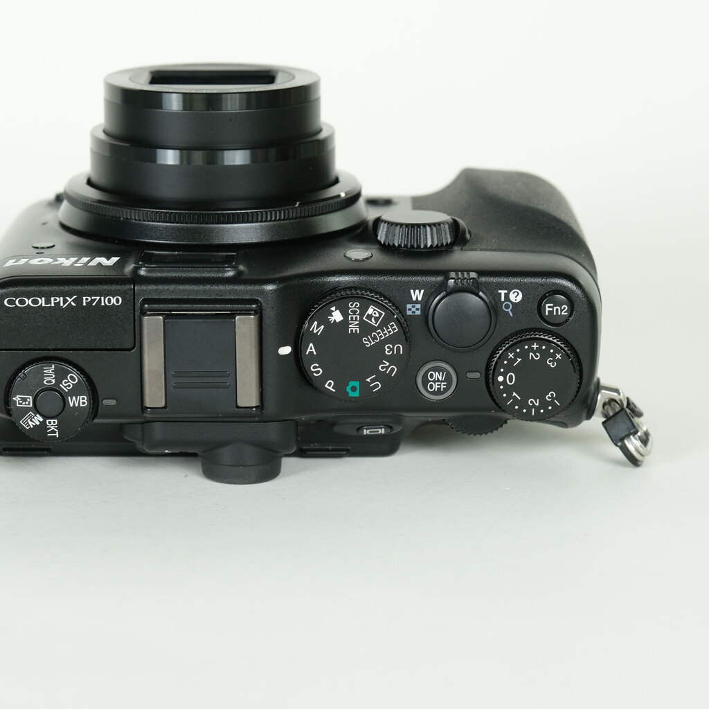 Nikon COOLPIX P7100 ブラックの出品 | ONE SCENE（ワンシーン）