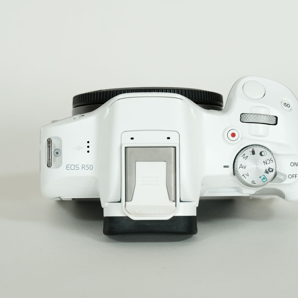 Canon EOS R50